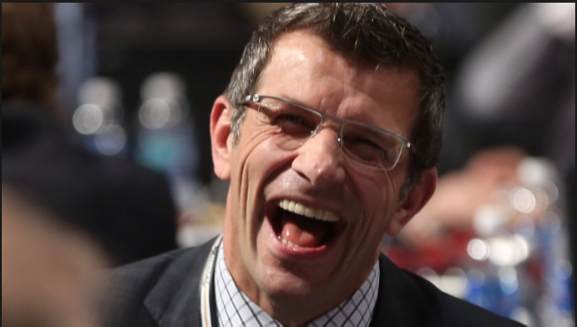 Si Doug Armstrong n'avait pas resigné avec les Blues...