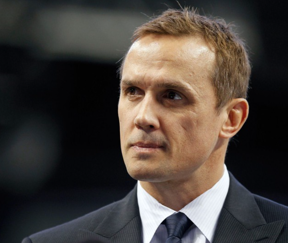 Steve Yzerman, fait son gars mystérieux...