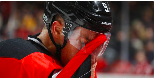 Taylor Hall a la MALCHANCE au CUL...