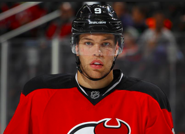 Taylor Hall deviendra bientôt le joueur le MIEUX PAYÉ de la LNH...