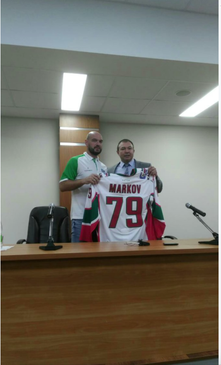 Tout le monde se demande le salaire annuel d'Andrei Markov à Kazan....