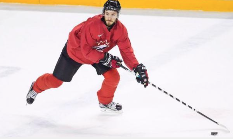 Trevor Timmins a FLEX ses PIPES et POMPER son CHEST pour Victor Mete..
