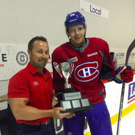 Trevor Timmins affirme qu'il n'y pas si longtemps, il était capable de BENCH PRESS 500 livres...