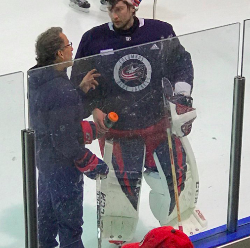 Un peu plus...Et John Tortorella et Sergei Bobrovsky se battaient...