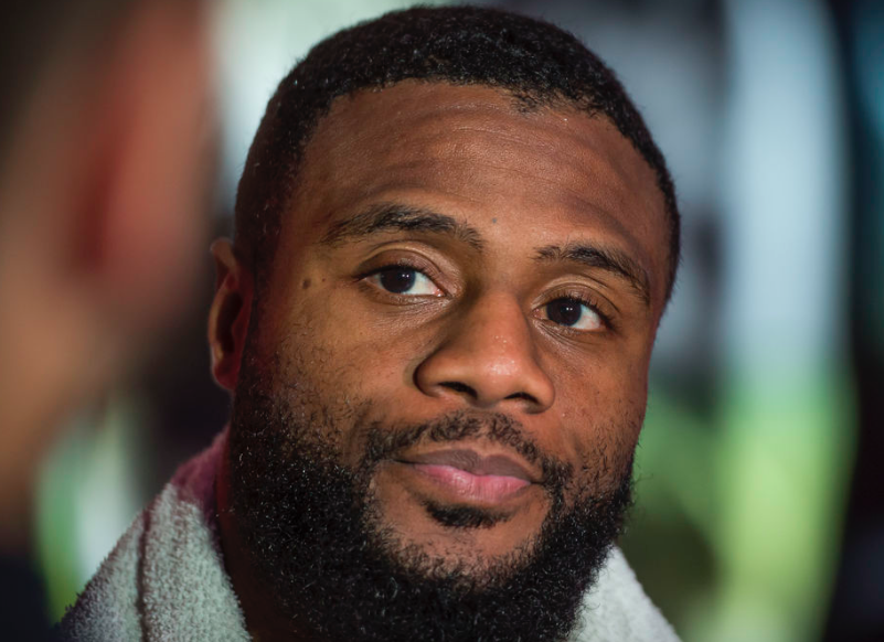 Une ADO? Jean Pascal est vraiment dans la M....