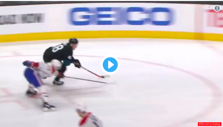 Vidéo: Antti Niemi...encore RIDICULE....