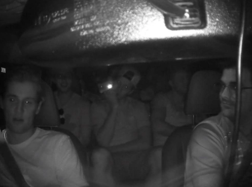 Vidéo: HAHA!!!  Le CHAUFFEUR UBER est tellement RAT..