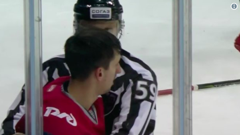 Vidéo: Il ne faudrait pas que David Desharnais FRAPPE un arbitre dans la FACE...ou dans les COUILLES....