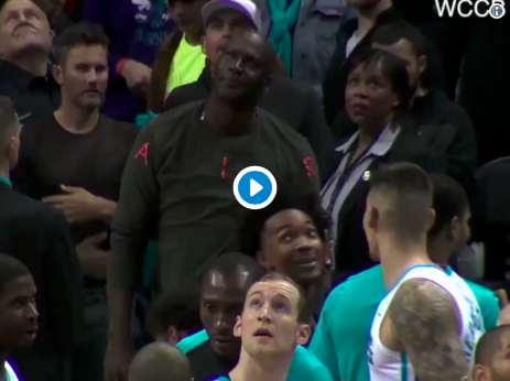 Vidéo: Michael Jordan te donne une SLAP derrière la tête!!!!