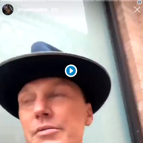Vidéo: Sean Avery dit FUCK YOU aux fans des Islanders!!!!! OUCH!!!!