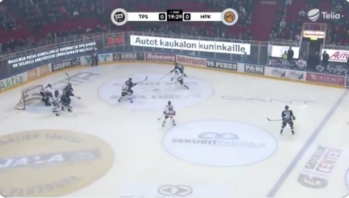 VIDÉO: WOW...Pour son premier match en série, Kaapo Kakko...