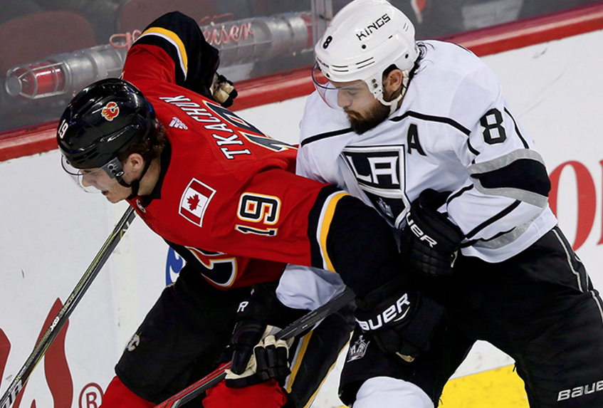 WOW...Drew Doughty va arracher la tête de Matthew Tkachuk...