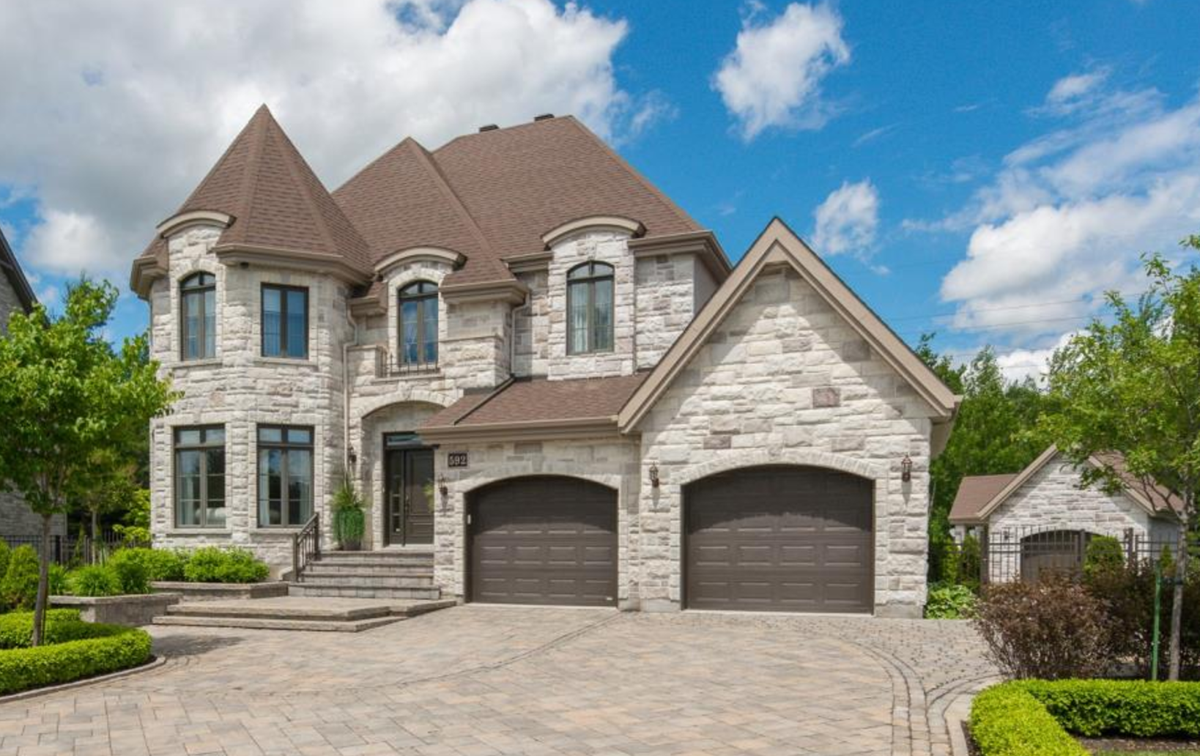 WOW...Jonathan Bernier vend sa maison de Terrebonne...