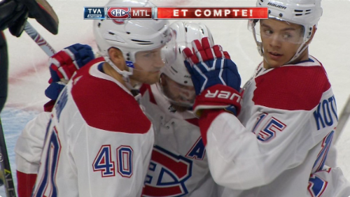 WOW...Le KID a tout un sens du hockey...