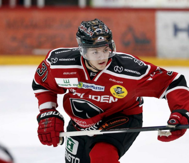 WOW...On peut dire que Kotkaniemi, il voit le jeu...