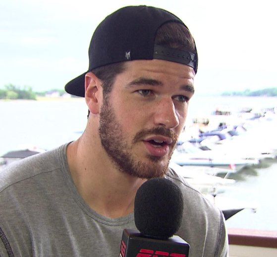 Hockey30 Eric Gelinas Sattend Déjà à Jouer à Laval