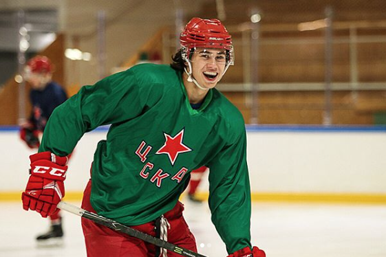 Alex Romanov est de retour en série...