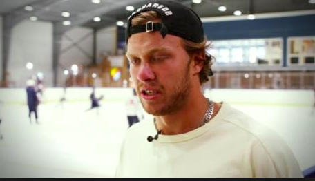 David Pastrnak est en train de CHOKER sa vie...