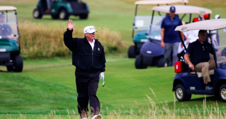 Donald Trump TRICHE même au GOLF..