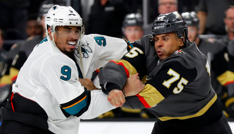 Evander Kane et Ryan Reaves se DÉTESTENT vraiment la FACE....