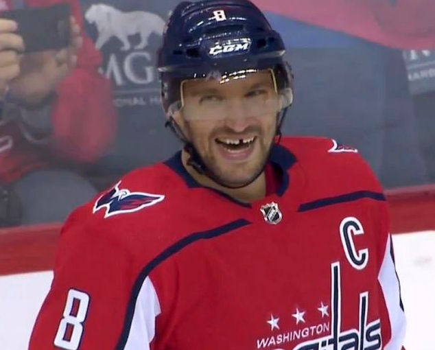 HAHA...Alex Ovechkin humilié par un enfant...
