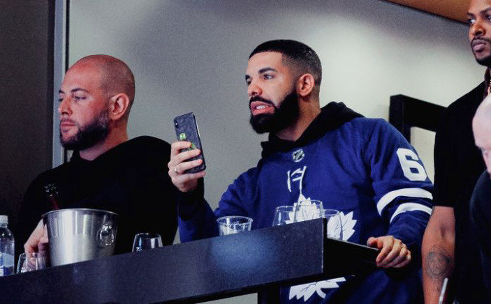 HAHA...Les Leafs étaient en criss qu'il soit là...