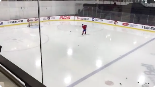 Il est le premier sur la glace !!!
