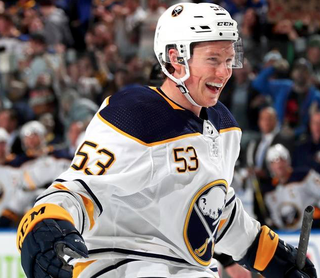 Jeff Skinner fait son AGASSE en TA...