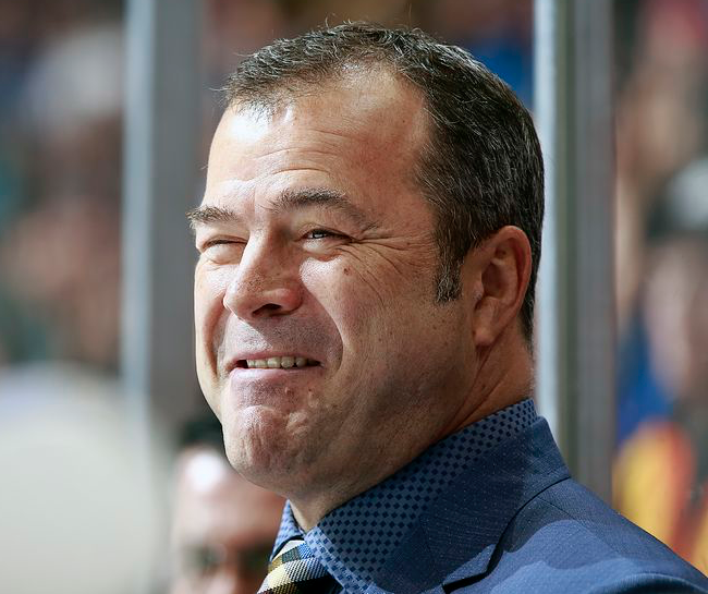 La porte est grande ouverte pour Vigneault...