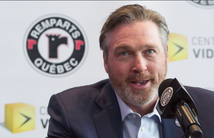 Les Sénateurs devraient-ils nommer Patrick Roy comme coach en chef?