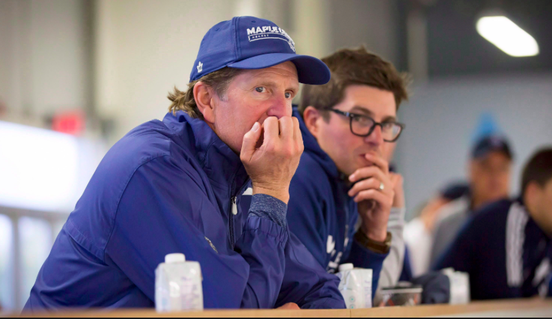 Mike Babcock a non seulement VISÉ ses joueurs...mais son DG aussi...