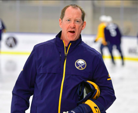 Phil Housley CONGÉDIÉ!!!!