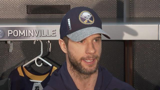 WOW...Jason Pominville doit arrêter son entrevue...
