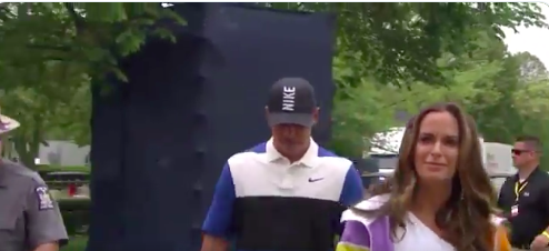 Brooks Koepka ne voulait pas embrasser sa femme...HAHA!!!