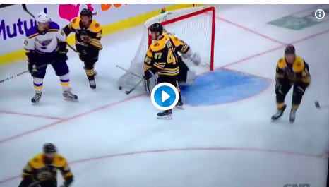 David Perron a fait PÉTER une COCHE à Torey Krug...HAHA!!!!