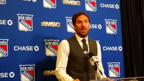 Henrik Lundqvist, AUXILLIAIRE à Carey Price? HAHA!!