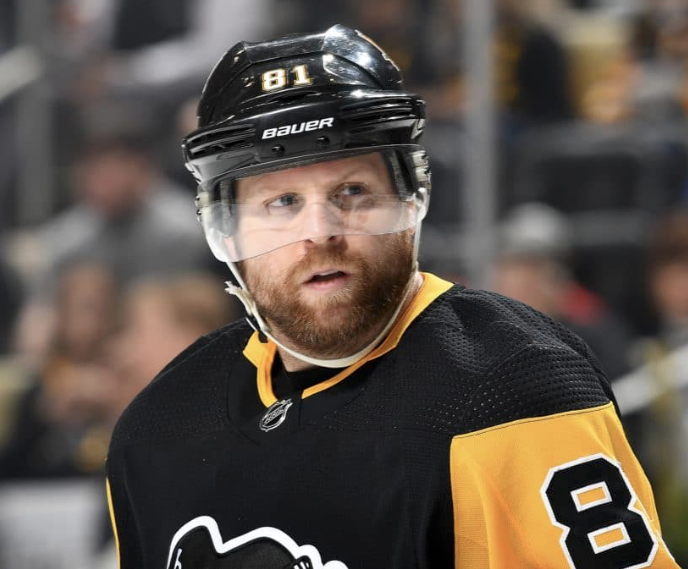 Jeremy Roenick envoie Phil Kessel...