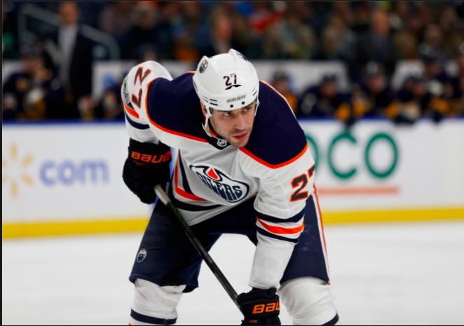 Le nom de Milan Lucic EXPLOSE à Vancouver....