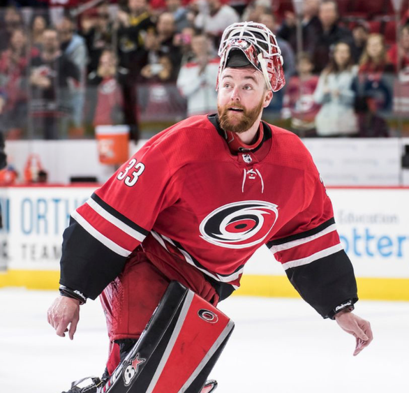 Les Hurricanes ont mis Scott Darling au courant...