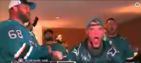 Les Sharks ont les MEILLEURS SUPPORTERS...En la ligne offensive des 49ers...