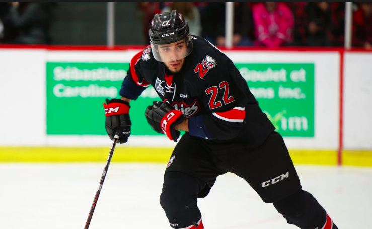 Marc Bergevin n'a pas seulement contacté l'agent de Raphaël Harvey-Pinard...