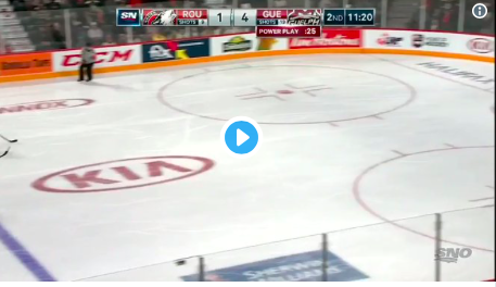 Nick Suzuki voit ses COURS de POWER SKATING porter FRUIT.