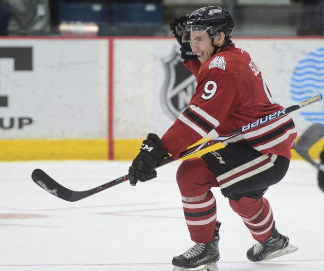 Pendant que Mitch Marner va signer pour 10-11 MILLIONS, Nick Suzuki...
