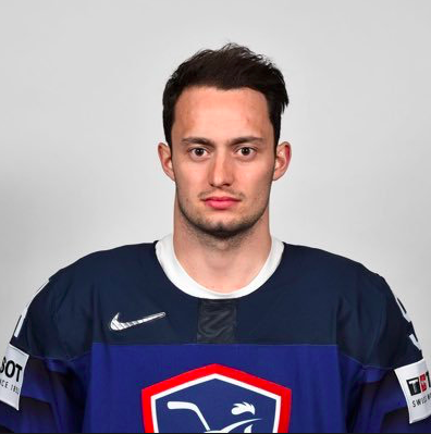 Tim Bozon doit répondre à ceux qui l'insultent sur twitter..