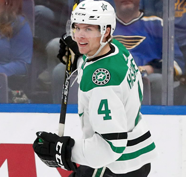 Une équipe de la KHL fait l'acquisition des droits de Miro Heiskanen...