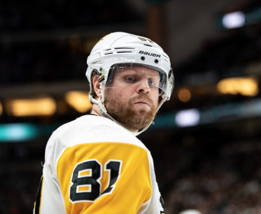 AIE AIE AIE...Le bordel est pogné entre Phil Kessel et les Penguins...