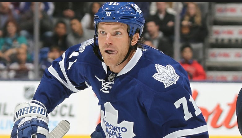 Ça continue de JASER entre Ottawa et Vegas concernant le contrat de David Clarkson..