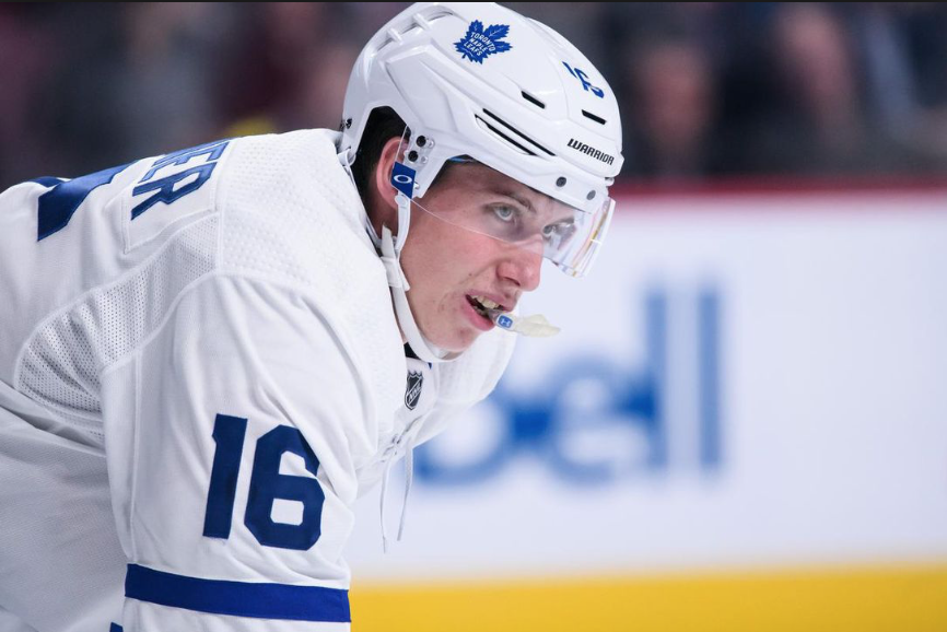 Ça joue dur dans la GUERRE entre Mitch Marner et les Leafs....
