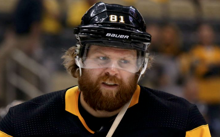 COMME PRÉVU !!!BOOM...Phil Kessel échangé en Arizona !!!