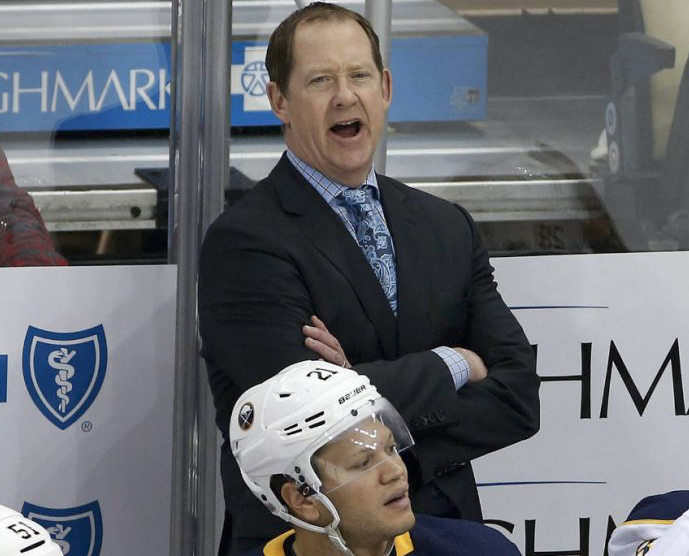 HAHA...Phil Housley s'est déjà trouvé une job...